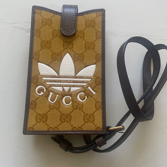 NWT Gucci x Adidas Phone shoulder Bag 702203 - Picture 1 of 9